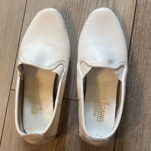 MINNETONKA SIZE 5 Genuine Leather Moccasins White NWOT - Picture 5 of 5